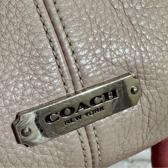 COACH Park Studded Carrie leather putty colored tote bag - Picture 6 of 12